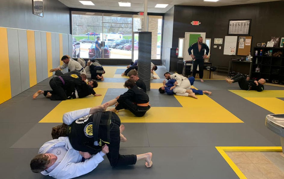 adult-bjj-class